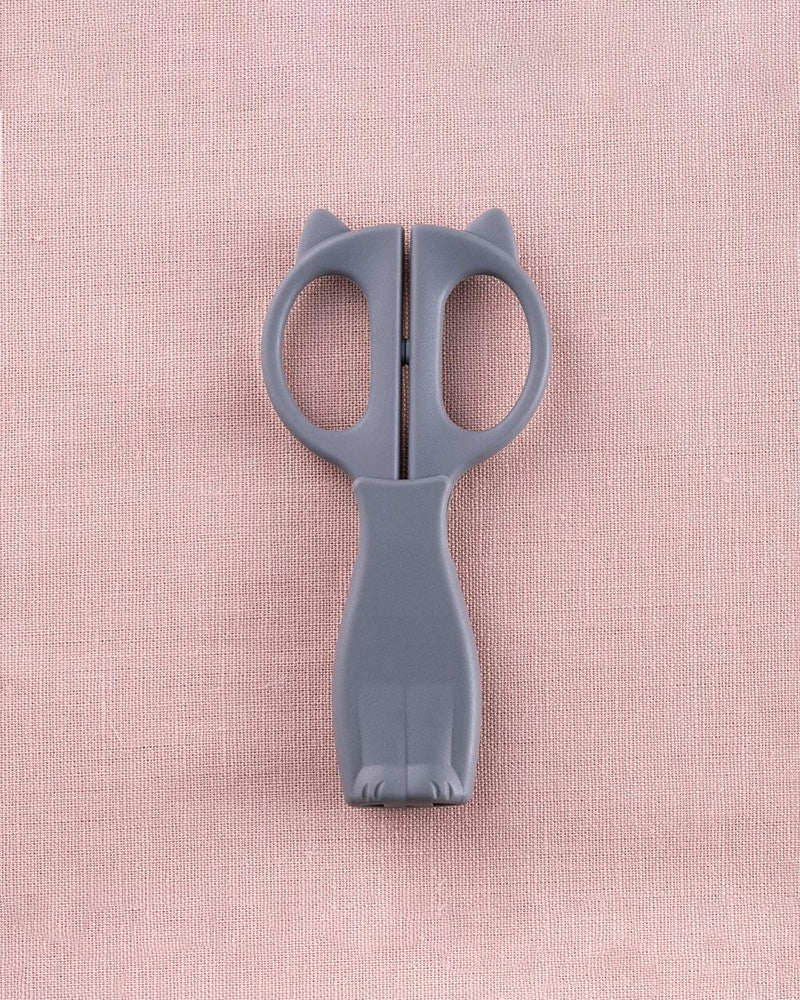 KAI Nyarming Safety Scissors