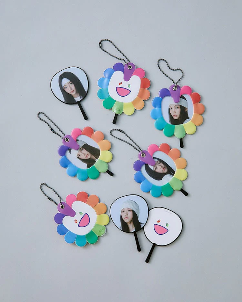 Porte-clés NewJeans x MURAKAMI FAN