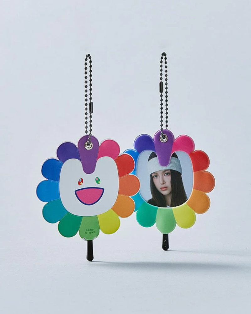 Porte-clés NewJeans x MURAKAMI FAN