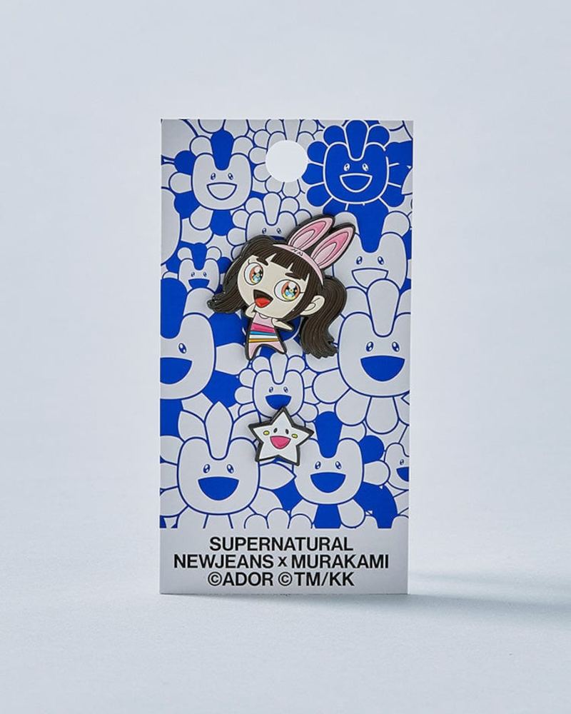 Badge en métal NewJeans x Murakami