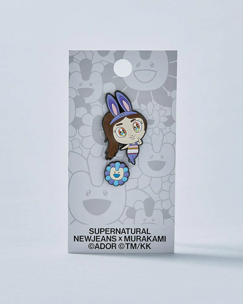Badge en métal NewJeans x Murakami