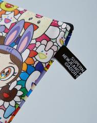 Pochette à motifs NewJeans x MURAKAMI (fleur)