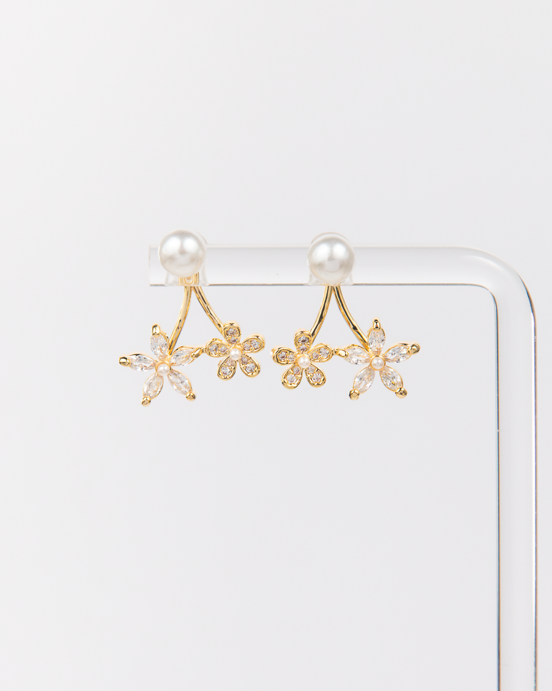 NYU NYU Pearl And Twinkling Flowers Earrings